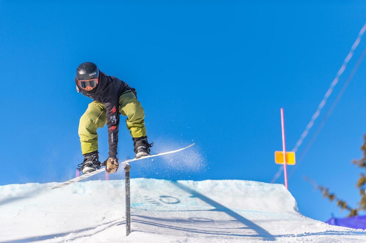 Stonebridge Lodge Big White 외부 사진